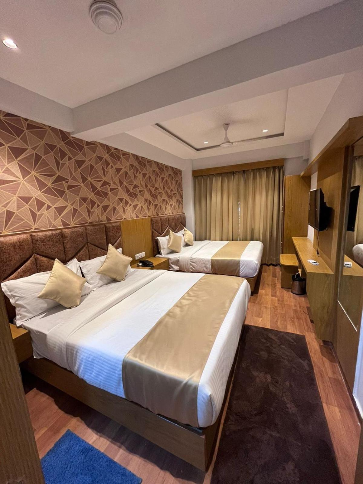 אחמדאבאד Hotel Phoniex חדר תמונה