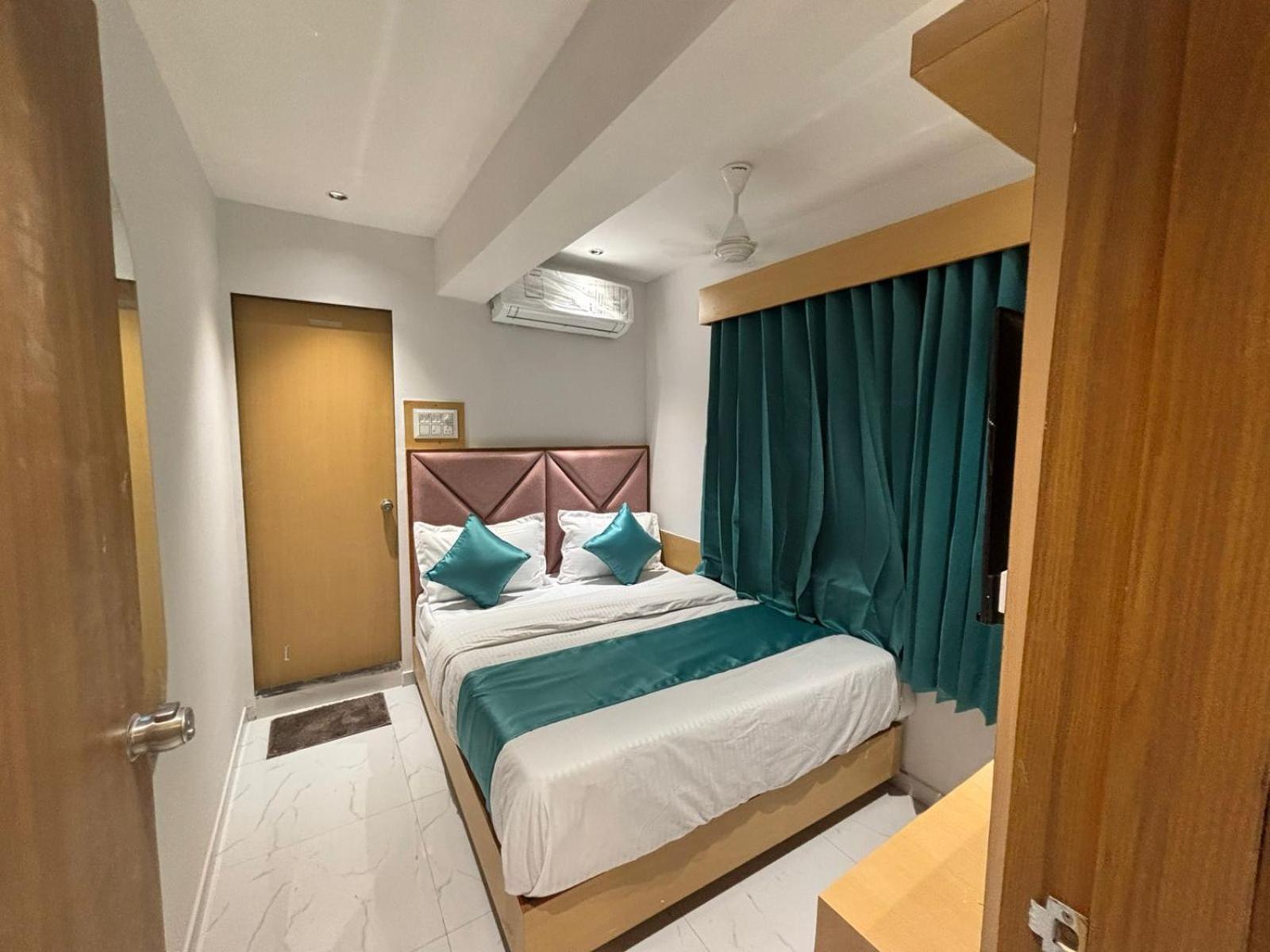 אחמדאבאד Hotel Phoniex מראה חיצוני תמונה