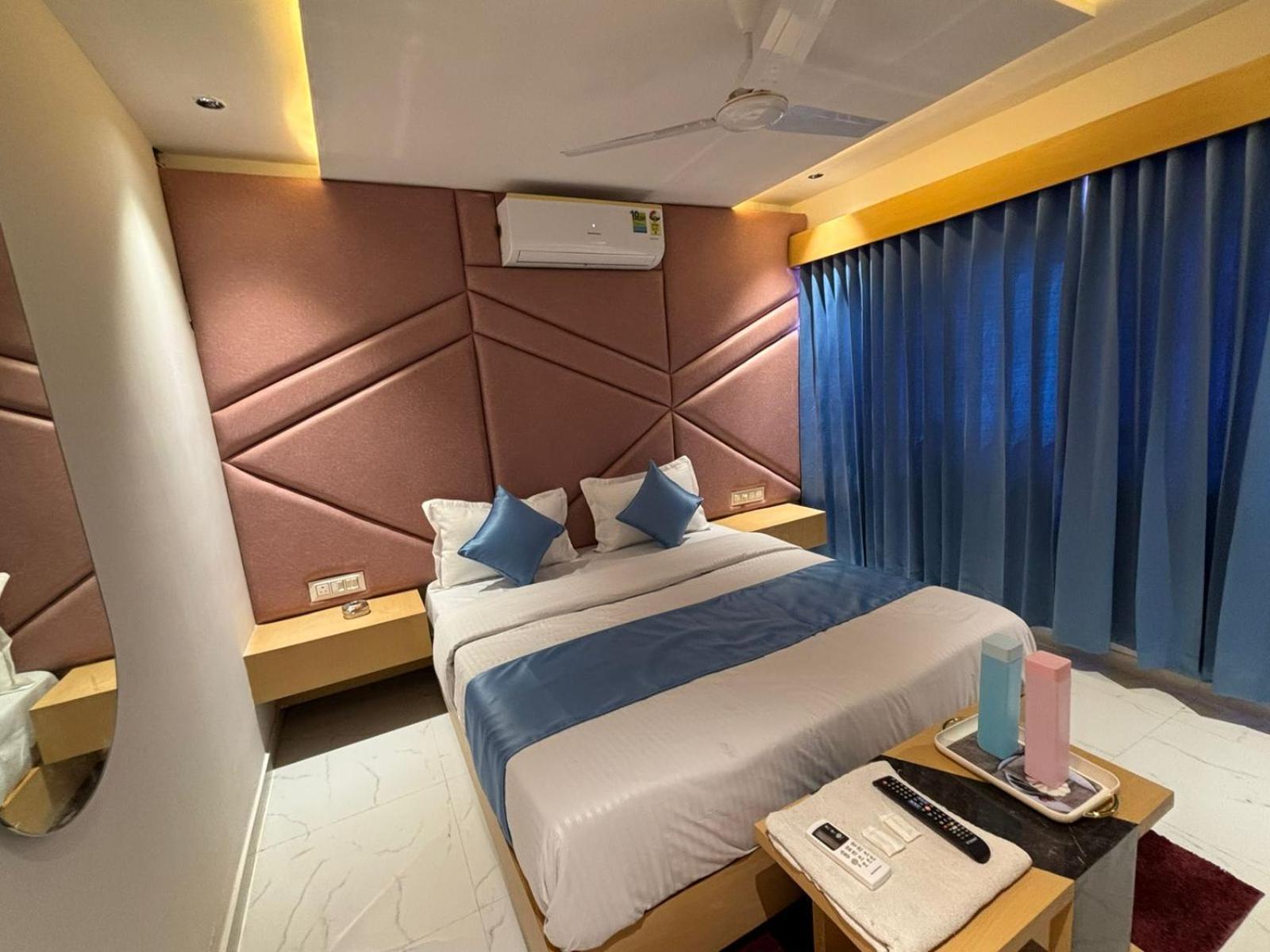 אחמדאבאד Hotel Phoniex מראה חיצוני תמונה