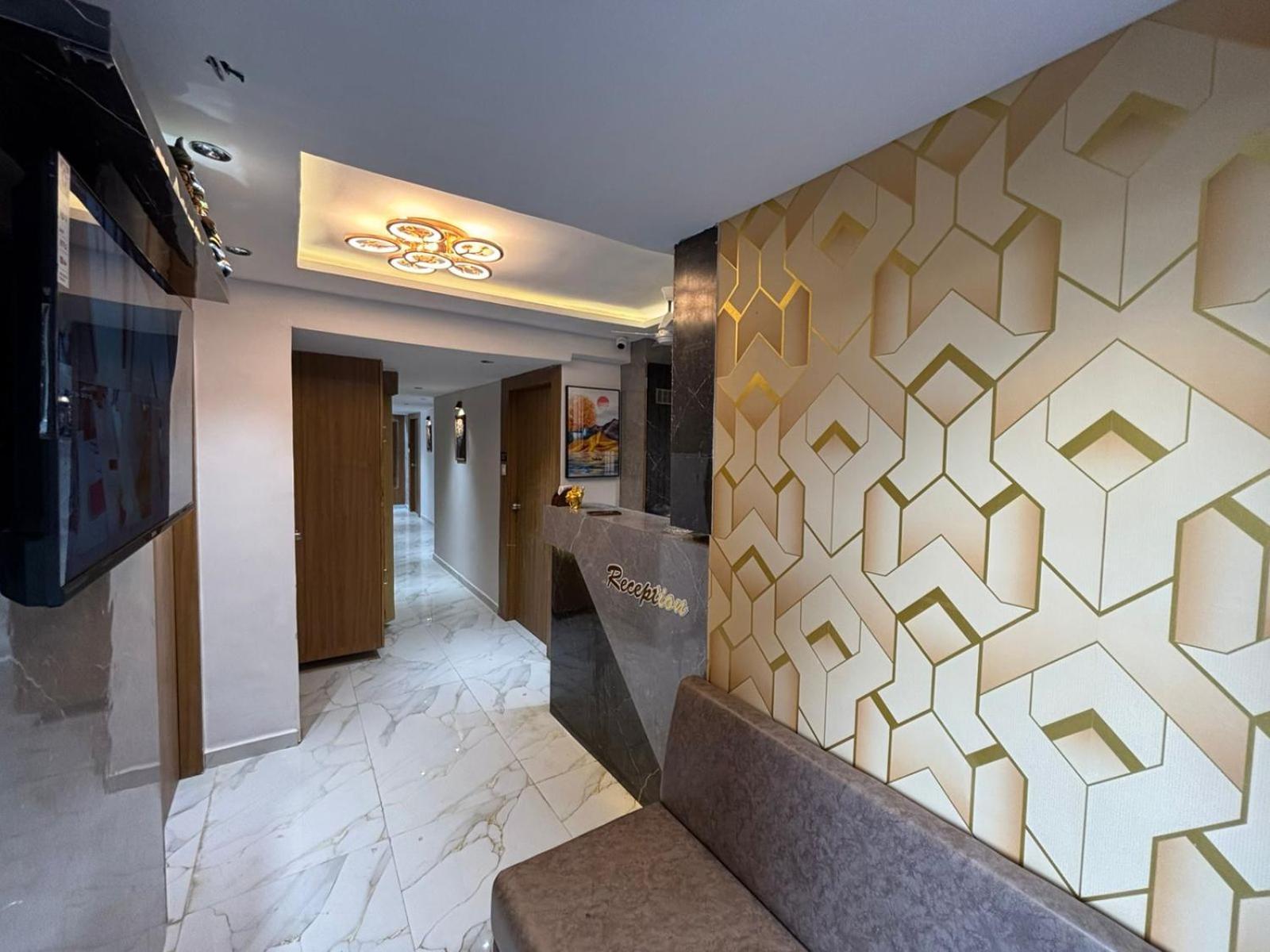 אחמדאבאד Hotel Phoniex מראה חיצוני תמונה